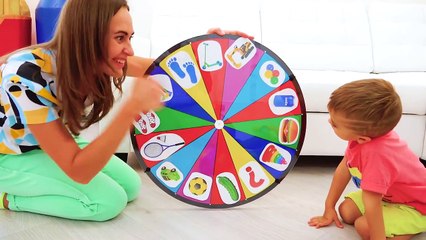 Vlad, Nikita and Mom Play with colored cups