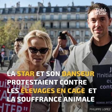 Pamela Anderson et Maxime Dereymez se font enfermer dans une cage en plein Paris