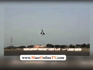 طيار مصرى يهبط بطائره حربية بالعجلة الأمامية فقط