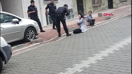 İstanbul Çocuklarının Gözü Önünde Eşini Bıçakladı