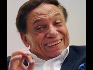 عادل إمام يضحك بسبب تحذير السيسي