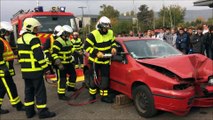 Démonstration d'une désincarcération au lycée technique Hanzelet de Pont-à-Mousson, par les sapeurs-pompiers mussipontain