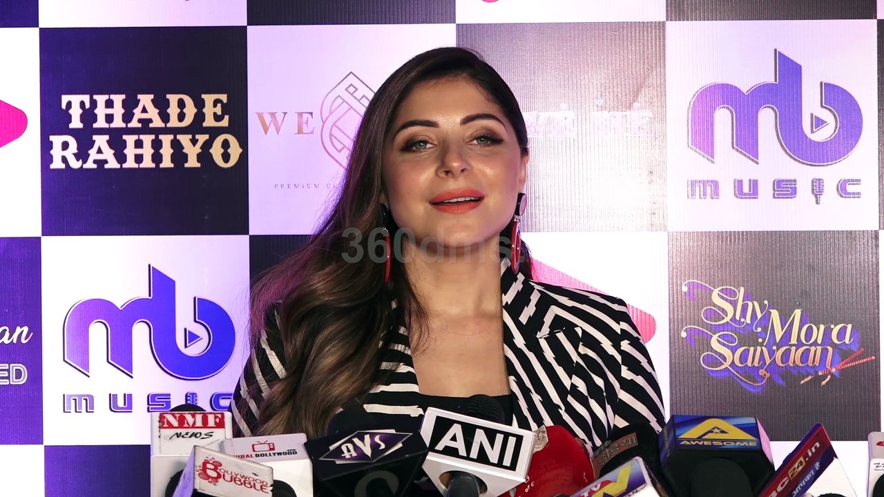 Kanika Kapoor Shares Her Experience of Thade Rahiyo Song