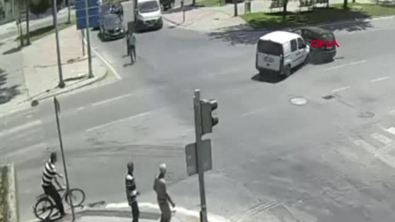 Adapazarı'nda Kazalar Kent Güvenliği Kameralarında