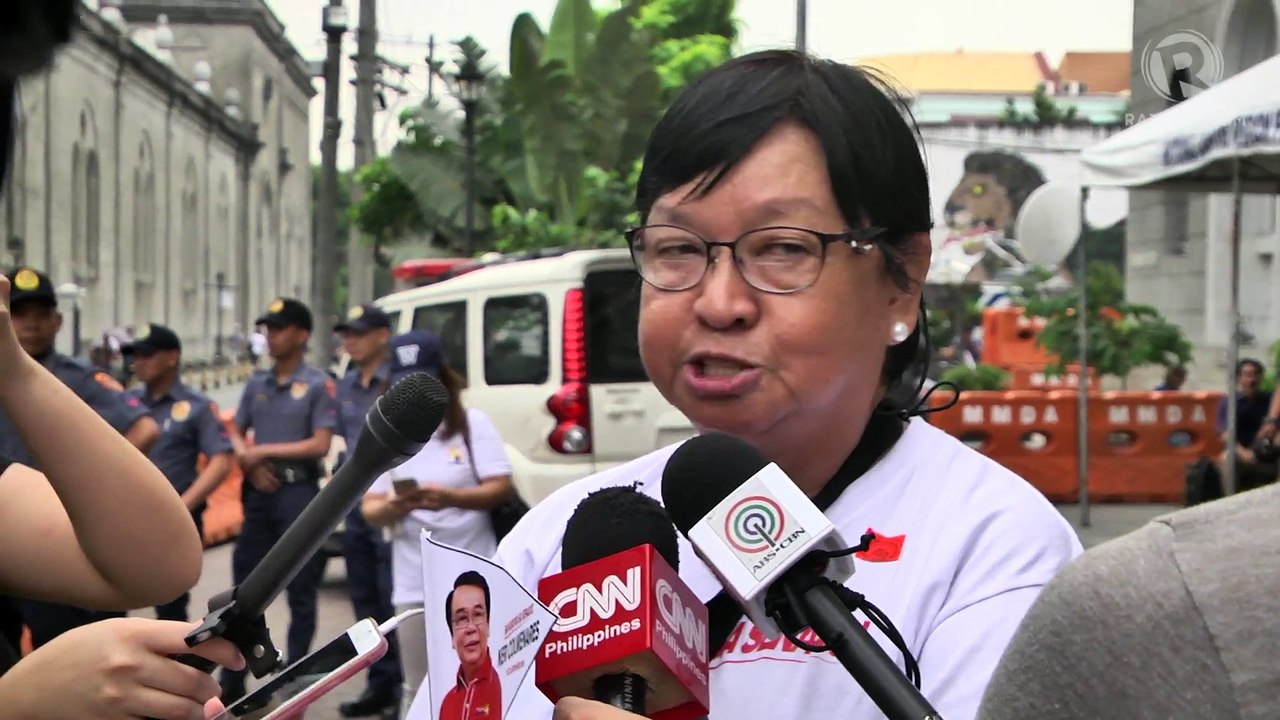 Former DSWD Secretary Judy Taguiwalo accompanies Neri Colmenares