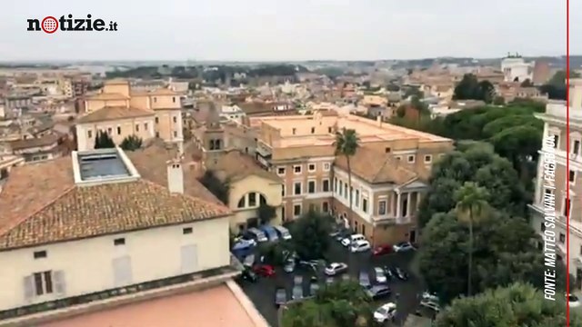 Matteo Salvini ironizza su Mussolini mentre commenta la confisca di beni mafiosi | Notizie.it