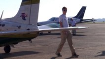 Mason, 18, yngst i världen att flyga jorden runt