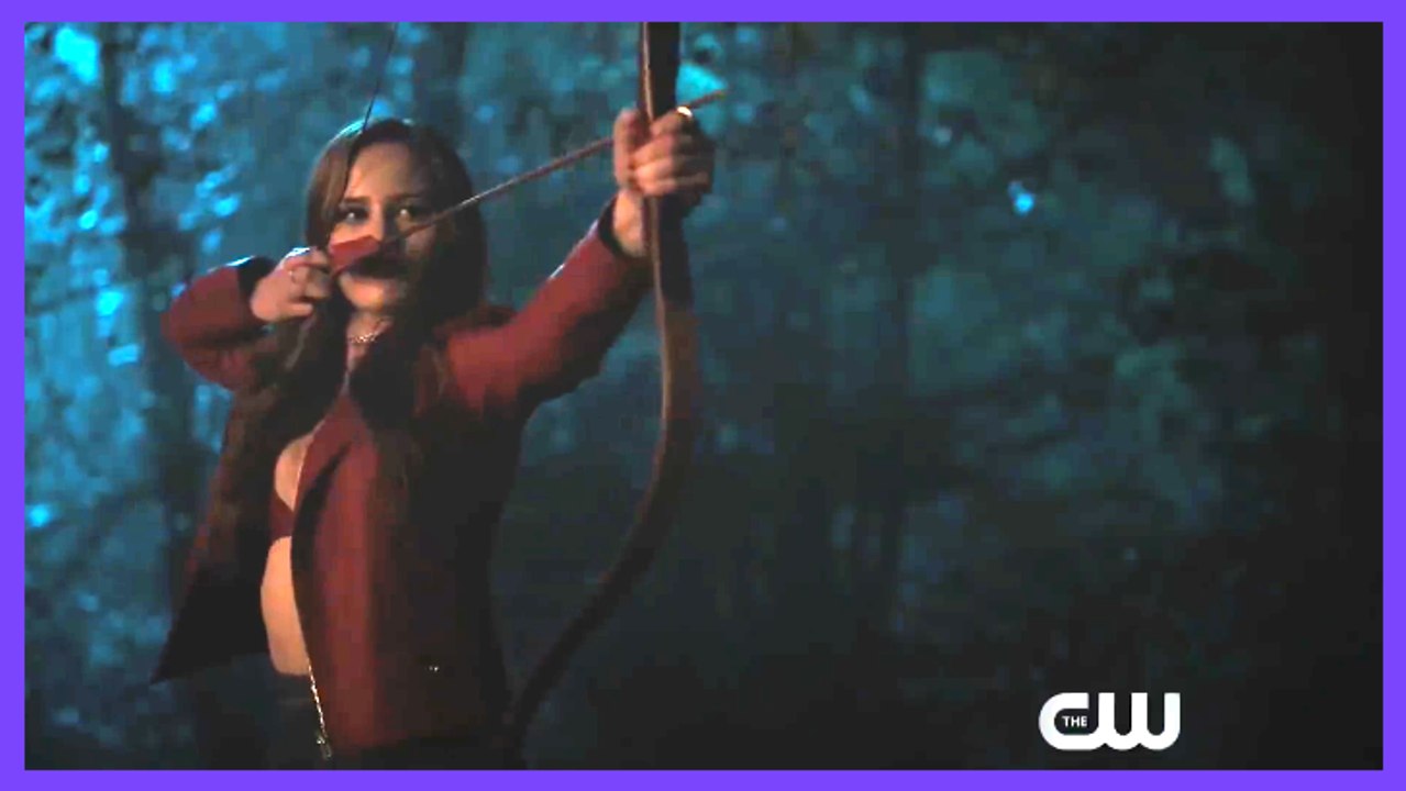 RIVERDALE 3x01 Chapter Thirty-Six "Labor Day" - Cheryl shoots a Goolie with a bow and arrow (2018)