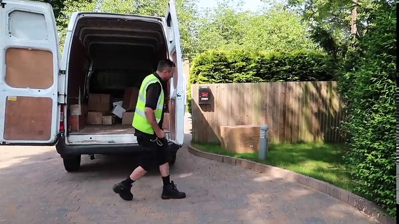 IT WORKED!! I Mailed Myself To Smyths Toy Store | Toys AndMe