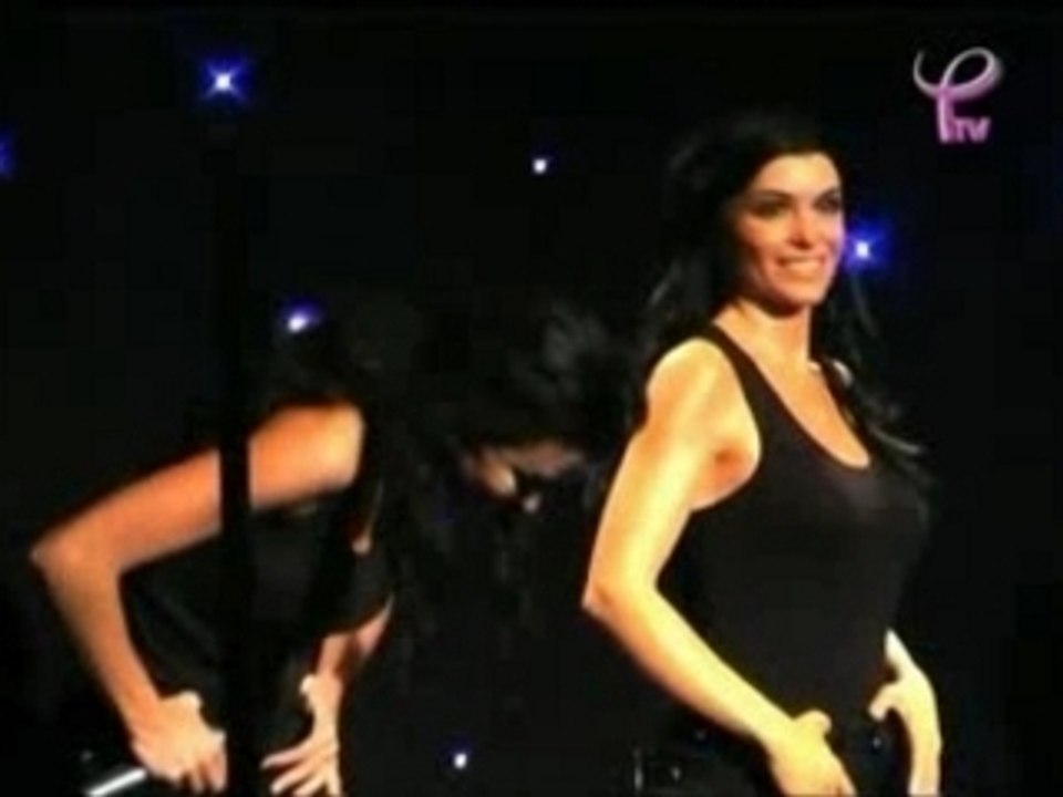 Jenifer au Musée Grévin sur Filles TV