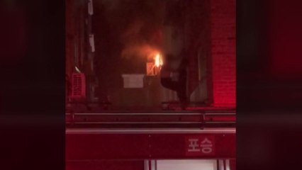 평택서 다가구주택 화재...4명 병원 이송 / YTN