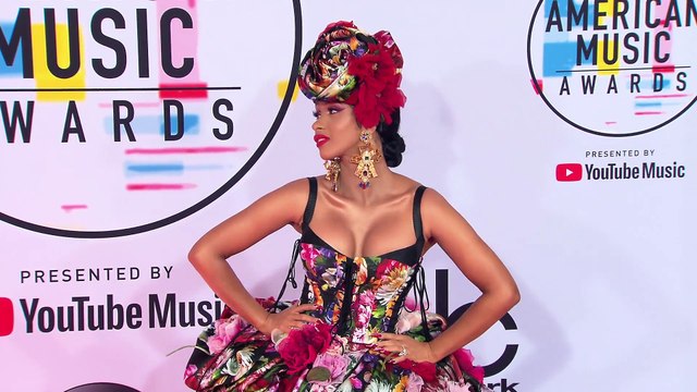 Cardi B Reacts To Viral Meme Of Her Ama Performance | Hollywoodlife