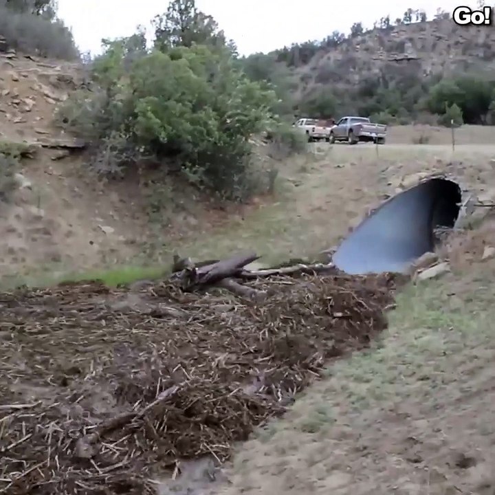 Un petit torrent se transforme en rivière en crue en quelques secondes...