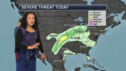 Elle présente la météo avec son fils dans le dos !