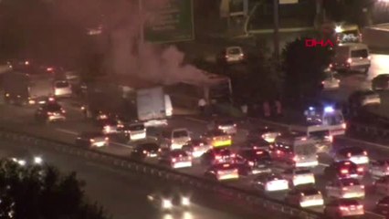 İstanbul Tem'de Otobüs Yangını