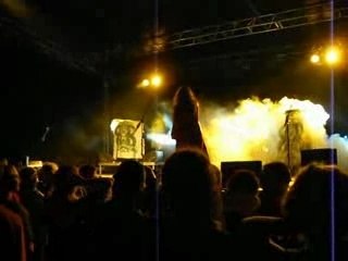 Les Booze Brothers: El pueblo unido à Château-Thierry