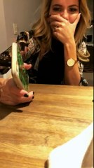 Paula charlando con Mery en el cumple de OLI - 23 de Agosto