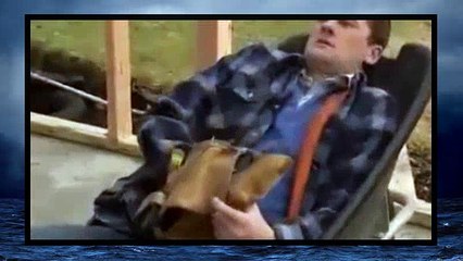 The Almighty Johnsons S01E04