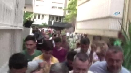 Papaz Brunson, Duruşma Öncesi Evinden Alındı