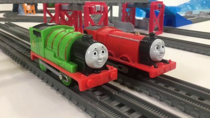 Thomas & Friends Racing with James vs Percy, Yong Bao vs Nia on Trackmaster Race Tracks