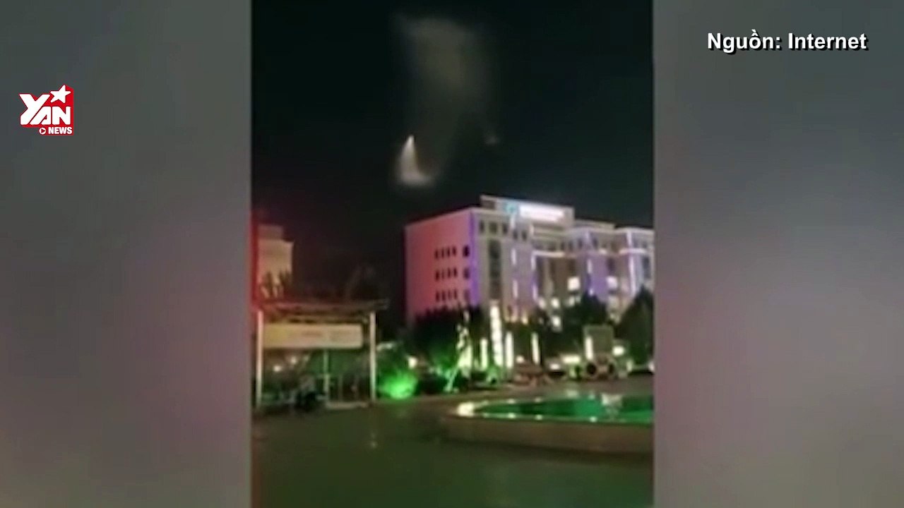 Kỳ lạ vật thể kỳ dị xuất hiện trên bầu trời Trung Quốc gây nháo nhào cộng đồng mạng