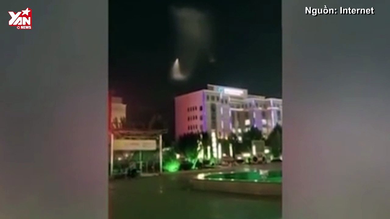 Kỳ lạ vật thể kỳ dị xuất hiện trên bầu trời Trung Quốc gây nháo nhào cộng đồng mạng