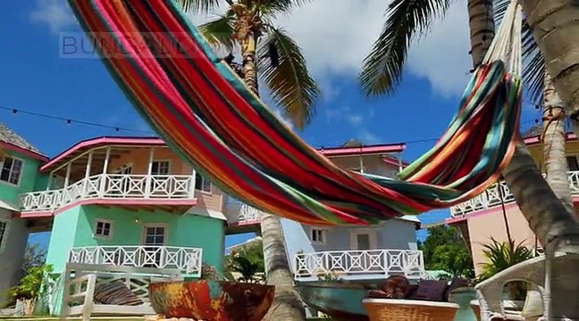 Coupled S01E03 Chemical Attraction