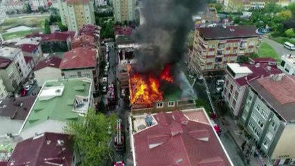 Halkalı'da alev alev yanan bina havadan görüntülendi