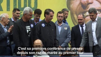 Brésil: "Je ne suis pas d'extrême droite", clame Bolsonaro