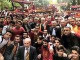 Galatasaray Başkanı Mustafa Cengiz, Ali Sami Yen'in ve Süleyman Seba'nın Kabrini Ziyaret Etti