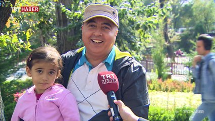 Çocukları aşırı övmek kötü sonuçlara neden oluyor