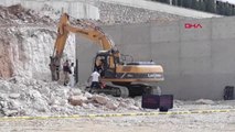 Şanlıurfa'da Temel Kazısında Dinamit İnfilak Etti, İş Makinesi Operatörü Öldü