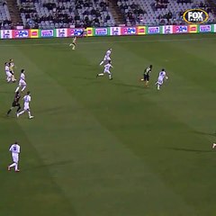 Le premier but d'Usain Bolt d'une frappe du gauche !