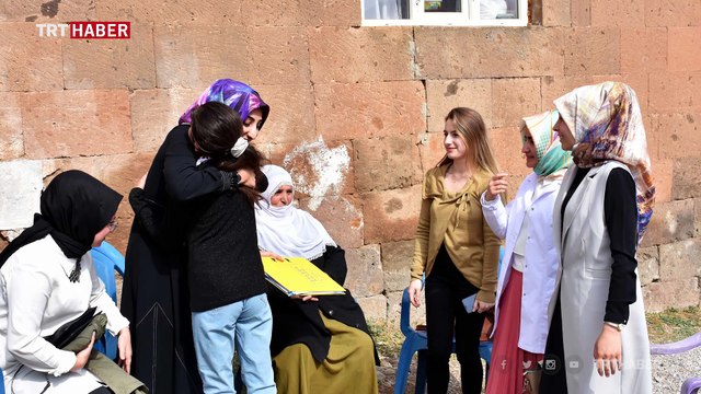 Kapı kapı geziyorlar, kız çocuklarını okula kazandırıyorlar