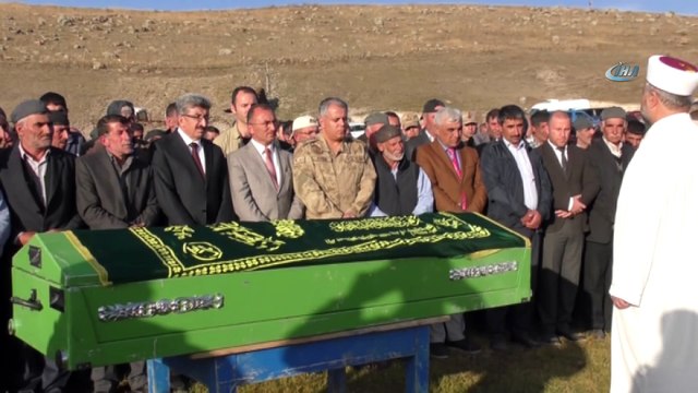 Devrilen dolabın altında ölen 10 yaşındaki çocuk toprağa verildi