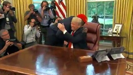 Kanye West'ten Trump'a: Bu adama bayılıyorum. Dur sana bir sarılayım