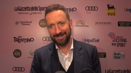 Télécharger la video: Liverpool fan Bradley Wiggins would prefer the Premier league title than Champions League