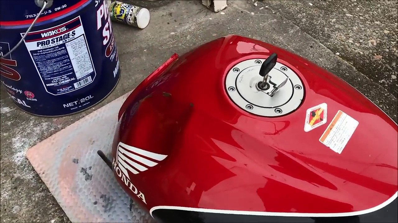 【ガソリンそのまま】5年放置したバイクのタンクの中身がヤバい【CB400SF】