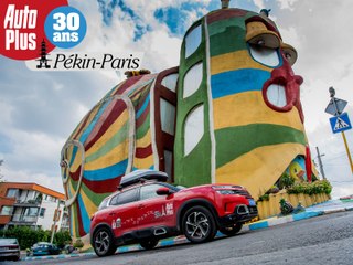 L'équipage Auto Plus du Pékin-Paris 2018 franchit les portes de l'Europe
