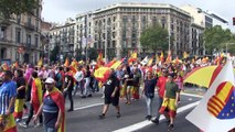 Catalanes unionistas celebran la fiesta nacional de España