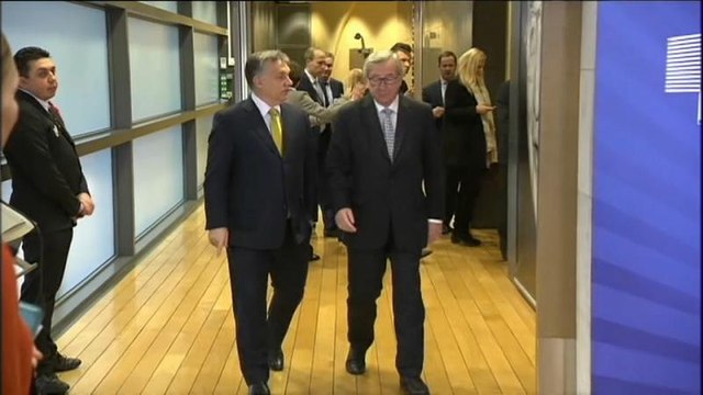 Jean-Claude Juncker vs Viktor Orban: o rispetta il PPE oppure è fuori