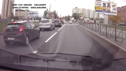 Il n'aurait pas du griller le feu rouge... Calmé direct