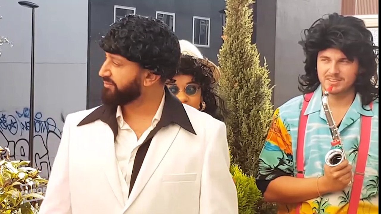 OFF TPMP : Cyril Hanouna joue au ping-pong avec Laurent Baffie et fait des parodies… (Exclu Vidéo)