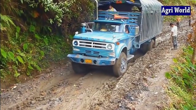 Heavy Trucks Stuck in Mud 2018