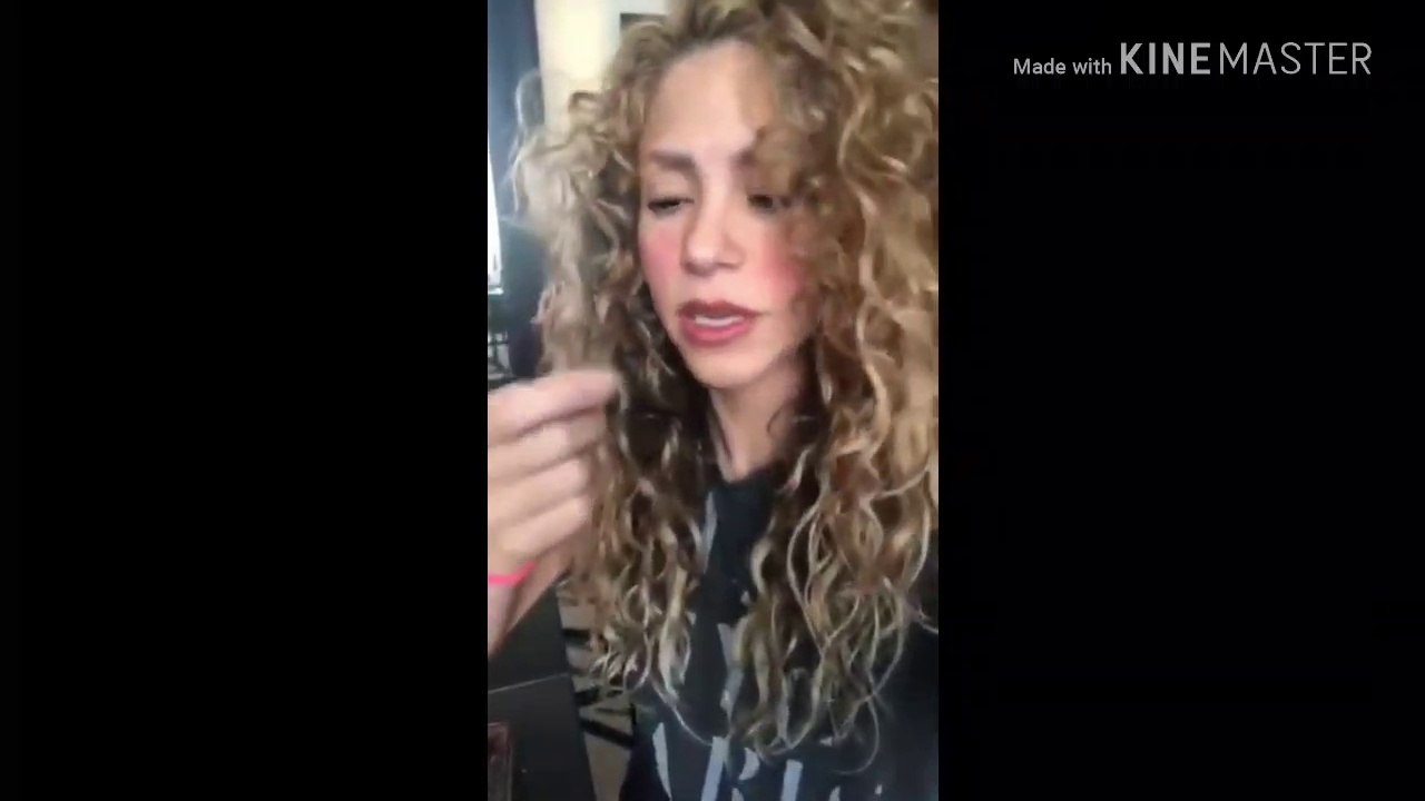 Shakira comiendo hormigas en la ciudad de México
