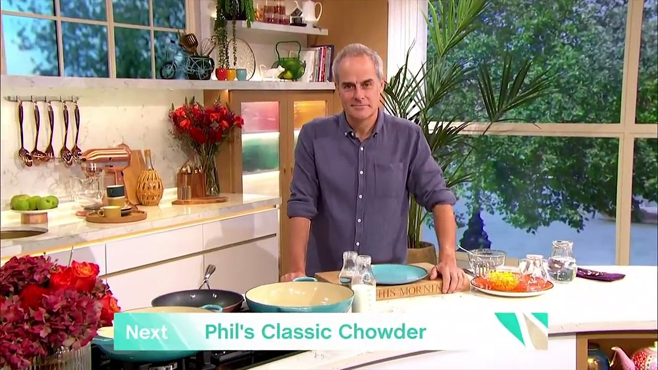 Gino Reveals How Gordon Ramsay Would Wake Him Up With His Willy | This Morning