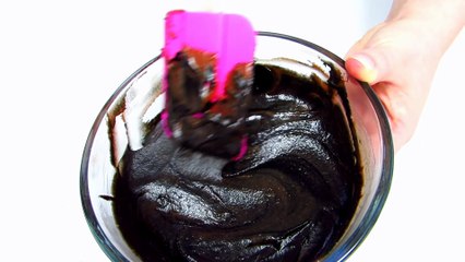 How-To Make A COW CAKE with a INSIDE Cow Pattern!