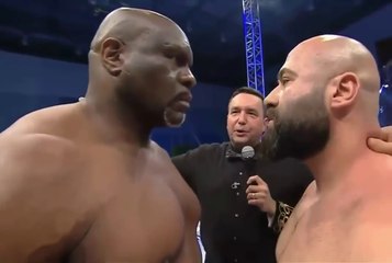 Türk’e kafa tutan Amerikalı Boksör İlk raunda yerleri öpmeye başladı