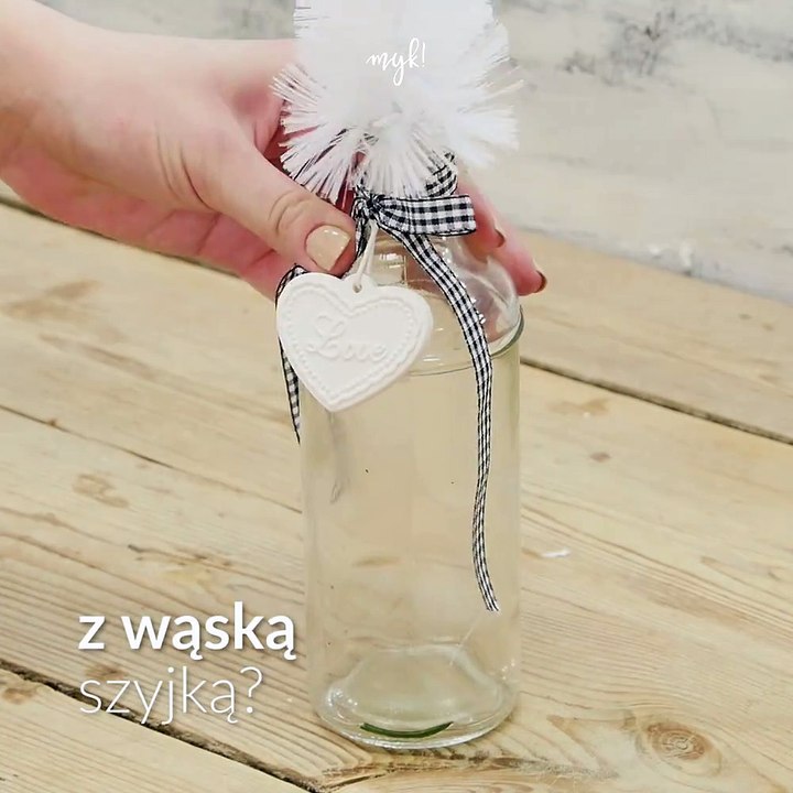 Myk na czyszczenie butelki z wąską szyjkąSzczotka do czyszczenia butelek to bardzo praktyczne narzędzie. Gorzej, jeśli się do tej butelki nie mieści... Na szcz