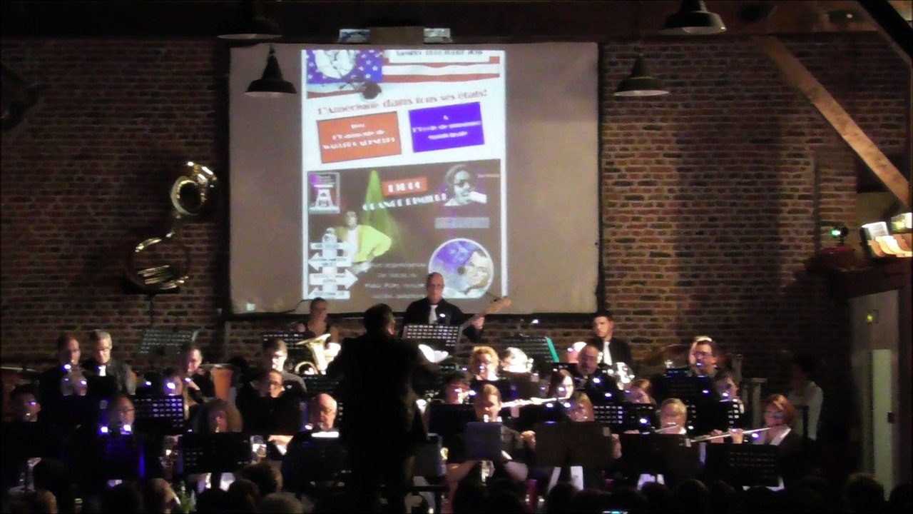 L'harmonie  municipale de  Wallers Aremberg hommage à Charles Aznavour - Emmenez-moi